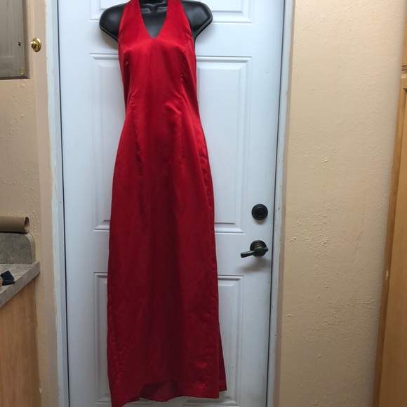 Red Satin De-Laru by Sheila Yen sz 9/10  Halter Formal - Picture 2 of 10